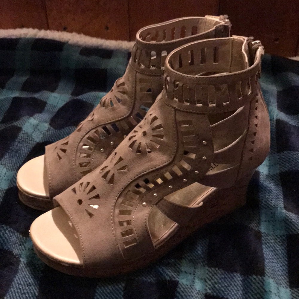 Unlisted wedges